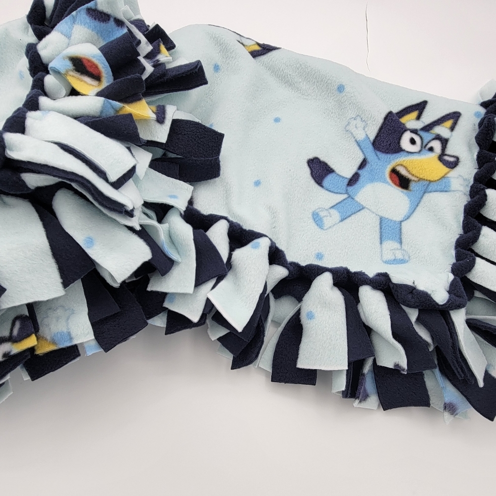 Bluey Toss Toddler Fleece Print blanket, No Sew Blanket, 56 x 65. - Picture 3 of 7